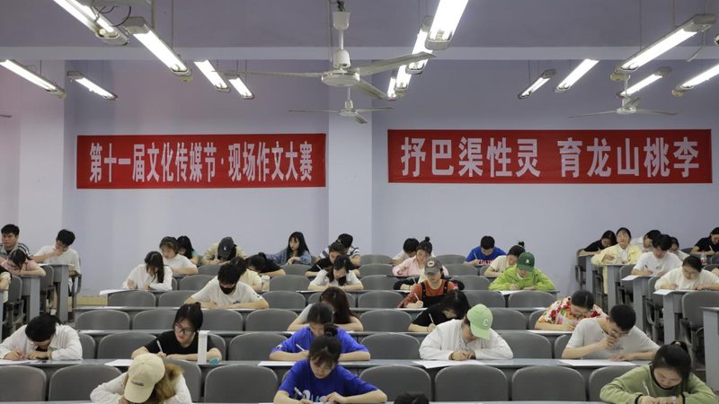 直播传媒公司运营模式解析：优缺点与趋势洞察